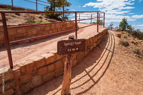 sign for sunset point at bryce canyon