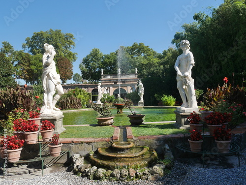 fountain in the park, palazzo Pfanner, Lucca