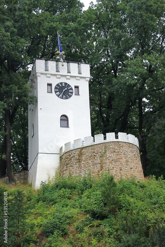 Neogotycka Wieża Zegarowa Anny w Szczawnie-Zdroju.