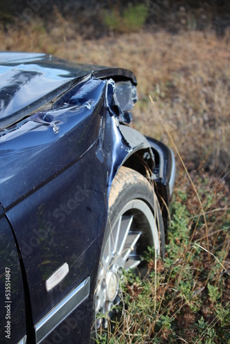 voiture accidentée : accident de la route