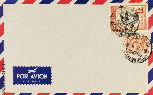 briefmarke stamp vintage retro used frankiert post letter mail stempel frankiert cancel luftpost airmail umschlag envelope old alt uruguay südamerika southamerica shamrock person people man face