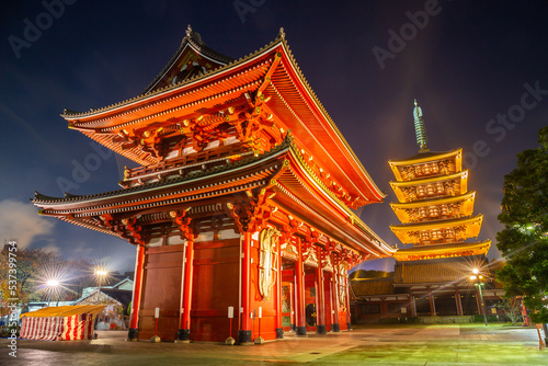 Asakusa Senso-ji is the oldest Buddhist temple in Tokyo. It is a popular tourist destination that is considered an important symbol.