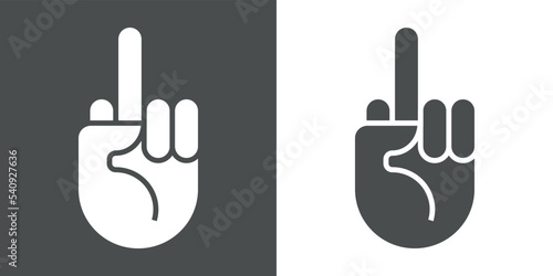 Símbolo de comportamiento ofensivo con silueta aislada de mano mostrando el dedo medio en fondo gris y fondo blanco
