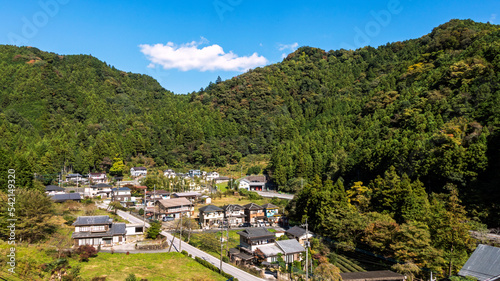 山間の村