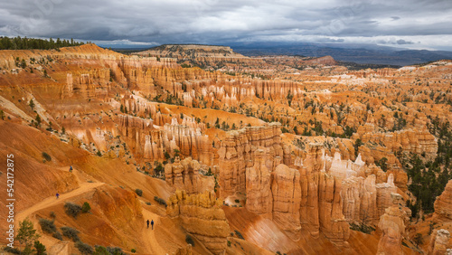 Bryce Canyon in Utah, is famous for its geological rock formations. Due to freezing and thawing, the limestone and sandstone formations are slowly eroded to form the so-called hoodoos.