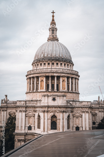 View on the St. Pauls Cathedral from a viewing point in London