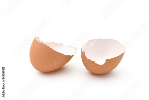 Cracked eggshell isolated