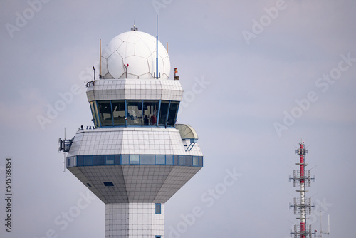 wieża kontroli lotów warszawa