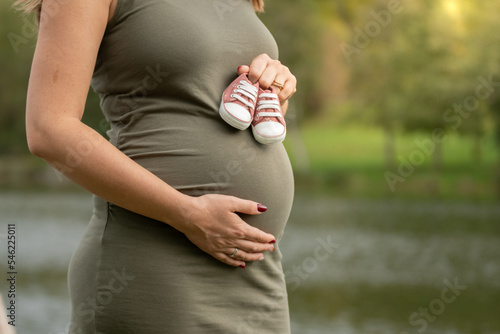 Shooting photo d'une femme enceinte 