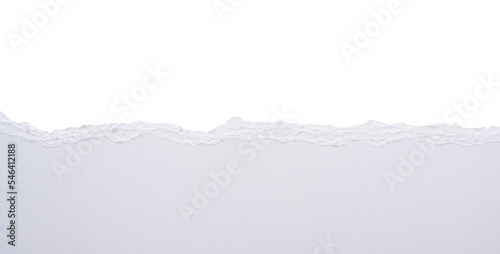 Papel rasgado blanco sobre fondo blanco, recurso gráfico