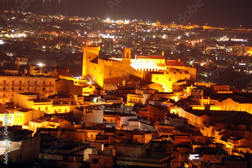 Carini, panorama notturno