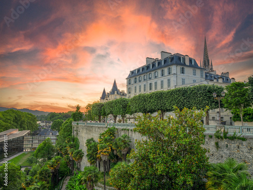 Coucher de soleil, , Pau, Boulevard des Pyrénées, Béarn, France 