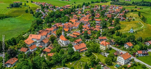 Bad Bayersoien, idyllischer Kurort in Oberbayern im Luftbild