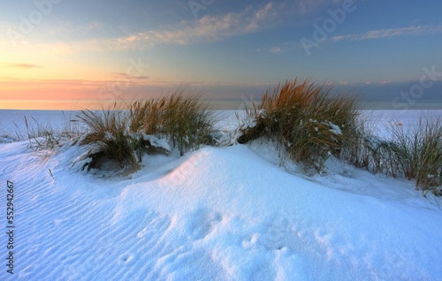 Zimowe wybrzeże Morza Bałtyckiego