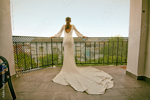 novia, ramo, artístico, casamiento, guapa, de blanco, vestido de cola