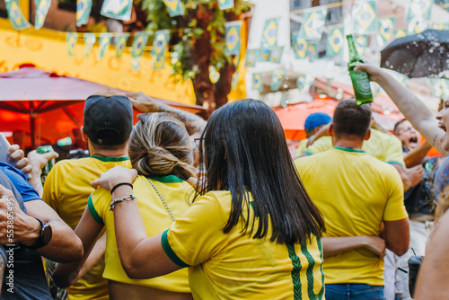 Torcedores comemorando um gol do Brasil na Copa do Mundo de 2022