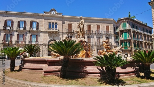 Fontaine de Diane et Aréthuse, Piazza Archimede, Ortygie, Syracuse, Sicile, Italie. 