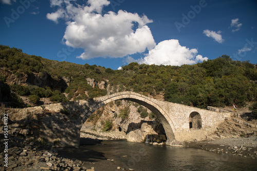 Benje Permet, Albania, widok na stary osmański most