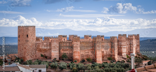 Baños de la Encina, un pueblo de Jaén situado al este de Sierra Morena. Con su castillo de origen árabe, sus iglesias y su gastronomía, lo hacen un pueblo maravilloso.