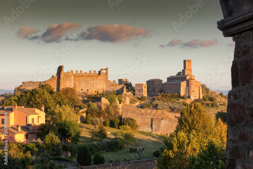 Tuscania, VT. Colle San Pietro - Panorama sulla Basilica di San Pietro e sui ruderi del Rivellino