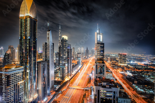 Ville de Dubaï la nuit.