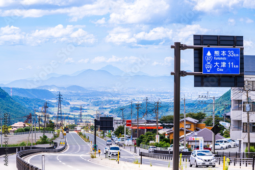 観光名所「新阿蘇大橋・国道57号線から観える市街地風景」 Sightseeing spot "City view from Shin-Aso Bridge/National Route 57" 日本 Japan 九州・熊本県南阿蘇村(2022年) Kyushu, Minamiaso Village, Kumamoto Prefecture (2022)