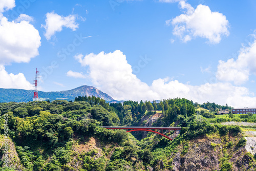 観光名所「新阿蘇大橋・国道57号線から観える南阿蘇橋」 Tourist attraction "Shin-Aso Bridge, Minami Aso Bridge seen from Route 57" 日本 Japan 九州・熊本県南阿蘇村(2022年) Kyushu, Minamiaso Village, Kumamoto Prefecture (2022)