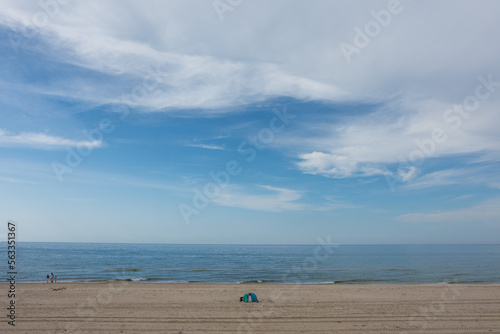 plaża latem nad morzem bałtyckim