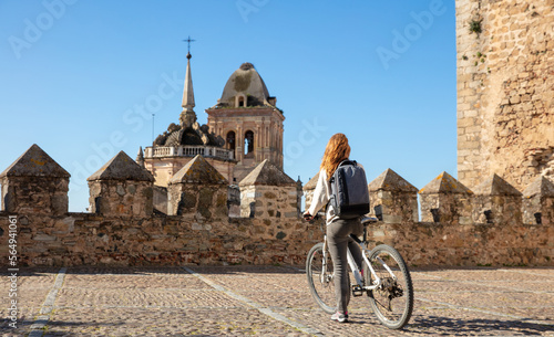 Woman by bike- Jerez de los Caballeros, Badajoz