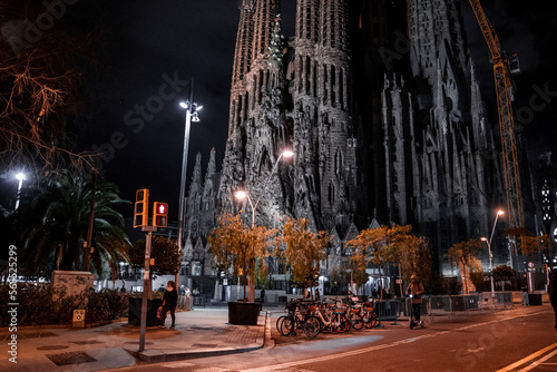 Night view of the La Sagrada Familia cathedral. Impressive cathedral designed and unfinished by Gaudi in the center of Barcelona.