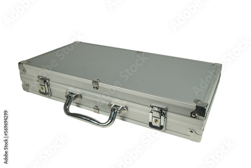 metalowa, prostokątna walizka zamykana na klucz bez tła