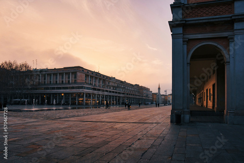 Reggio Emilia, piazza della Vittoria vista dal teatro Valli