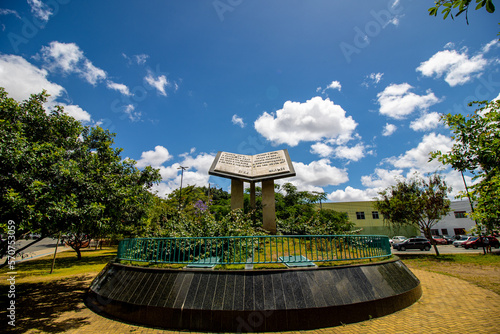 Vitória da Conquista - Bahia pontos turísticos catedral nossa senhora das vitórias praça Vitor Brito Conquista Glauber Rocha Bahia, cidade, panorama, paisagem urbana, casa, paisagem, viagem