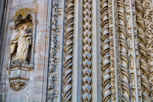 todi, italien - detail der kirche san fortunato