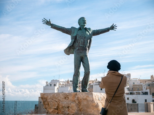 domenico modugno statue in polignano a mare