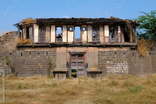 30 Jan 2023, In Wathar Nimbalkar Village there are 9 wada (Haveli, Palace) in 23 acres of area. beautiful historic Wada built in 1795-1804 near Phaltan, Maharashtra, India.