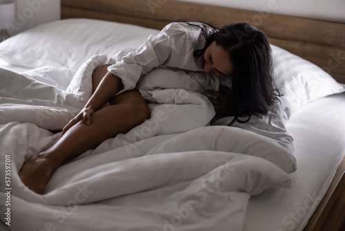 A young woman got severe cramps in her calf at night while sleeping