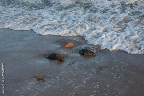 kamienie plaża,fala,
