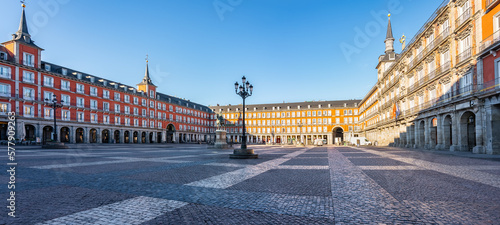 Panoramic view of the Plaza Mayor of Madrid with its buildings with balconies and windows typical of the city.
