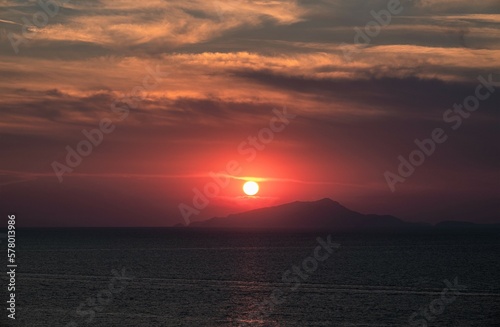 Sonnenuntergang hinter Insel Ischia 