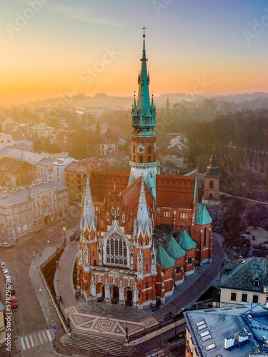 Rynek podgórski w Krakowie i Kościół Św. Józefa z drona mavic 3 classic