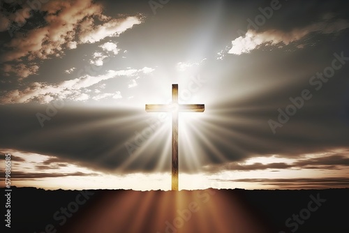 croix chrétienne en contre jour dans la lumière avec rayons du soleil et ciel nuageux, image religieuse