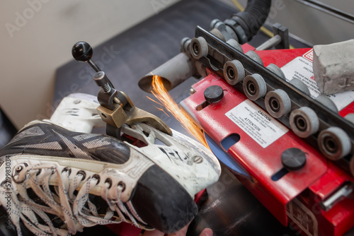 Hockey ice skate blade sharpening 