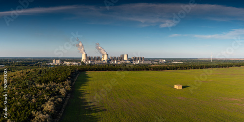 Bloki energetyczne elektrowni Jänschwalde, widok z wieży AussichtsTurm Teichland