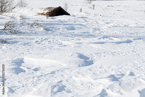 Das Werk von Schnee und Wind - Hütte in Schnee und Eis vergraben - Jotunheimen, Norwegens
