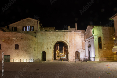 Arco d'Augusto e Chiesa di San Michele Fano di Notte