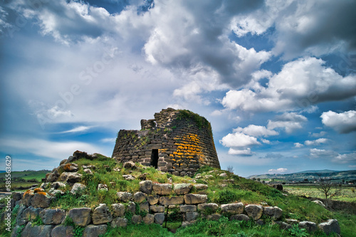 Veduta aerea del nuraghe oes, tra i piu grandi in sardegna