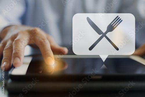 食べ物のアイコンをクリック Clicking food icon