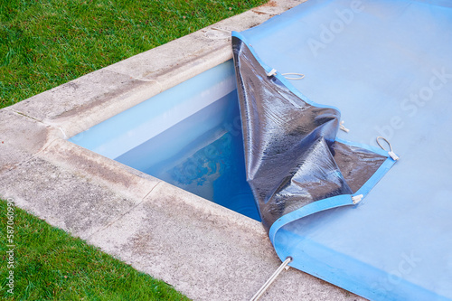 Garden pool is closed with a protective canvas when autumn arrives and prevents water evaporation and excessive soiling until the next summer season.