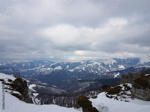 Der Babin zub ist ein Gipfel im Balkangebirge, in Südostserbien. Seine Höhe beträgt 1780 m, seine Form ist bizarr, denn der Gipfel steigt in Form eines Eckzahnes senkrecht in den Himmel.